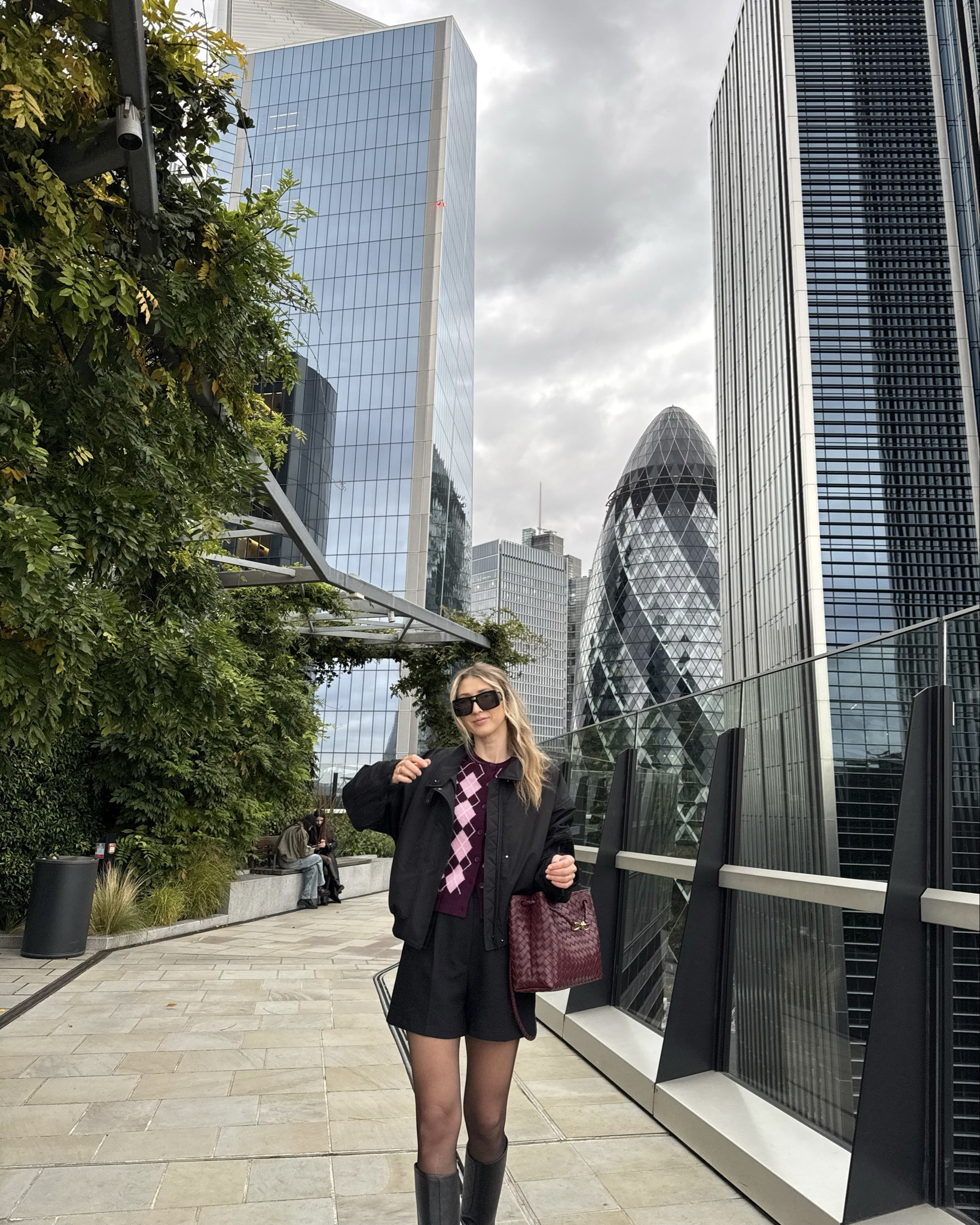 diamond knit on repeat 💅😍✨

#LTKautumn #LTKstyletip #LTKbag