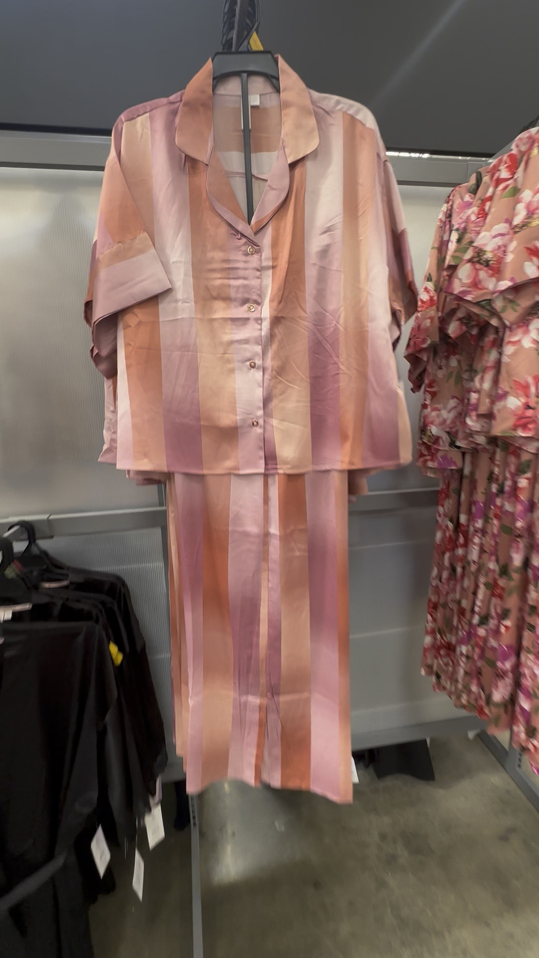 Valentines pajamas, valentine, silk, pajamas, pink, red, orange

Medium

#LTKGiftGuide #LTKStyleTip #LTKSeasonal