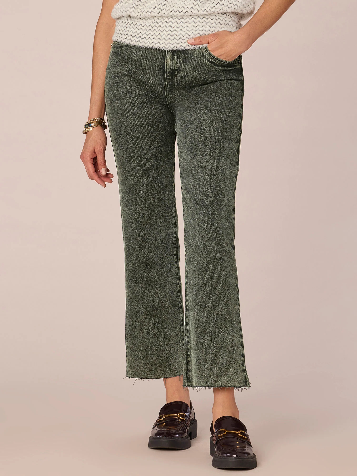 "Ab"solution Skyrise Frayed Hem Barely Boot Jeans with V-Yoke | Democracy Clothing