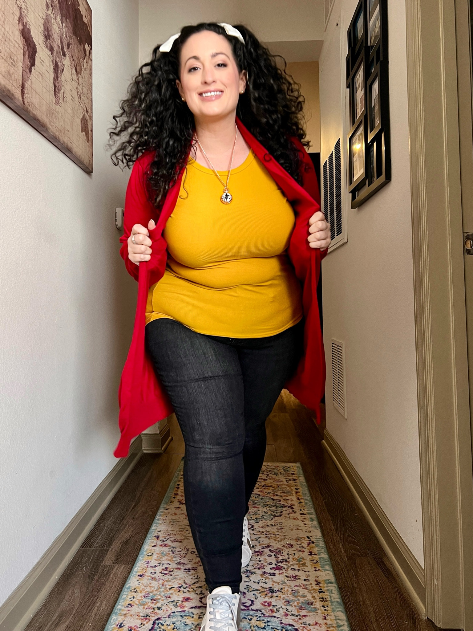 White Rabbit Disney Bound ❤️💛🩶

#LTKplussize #LTKmidsize #LTKfindsunder50