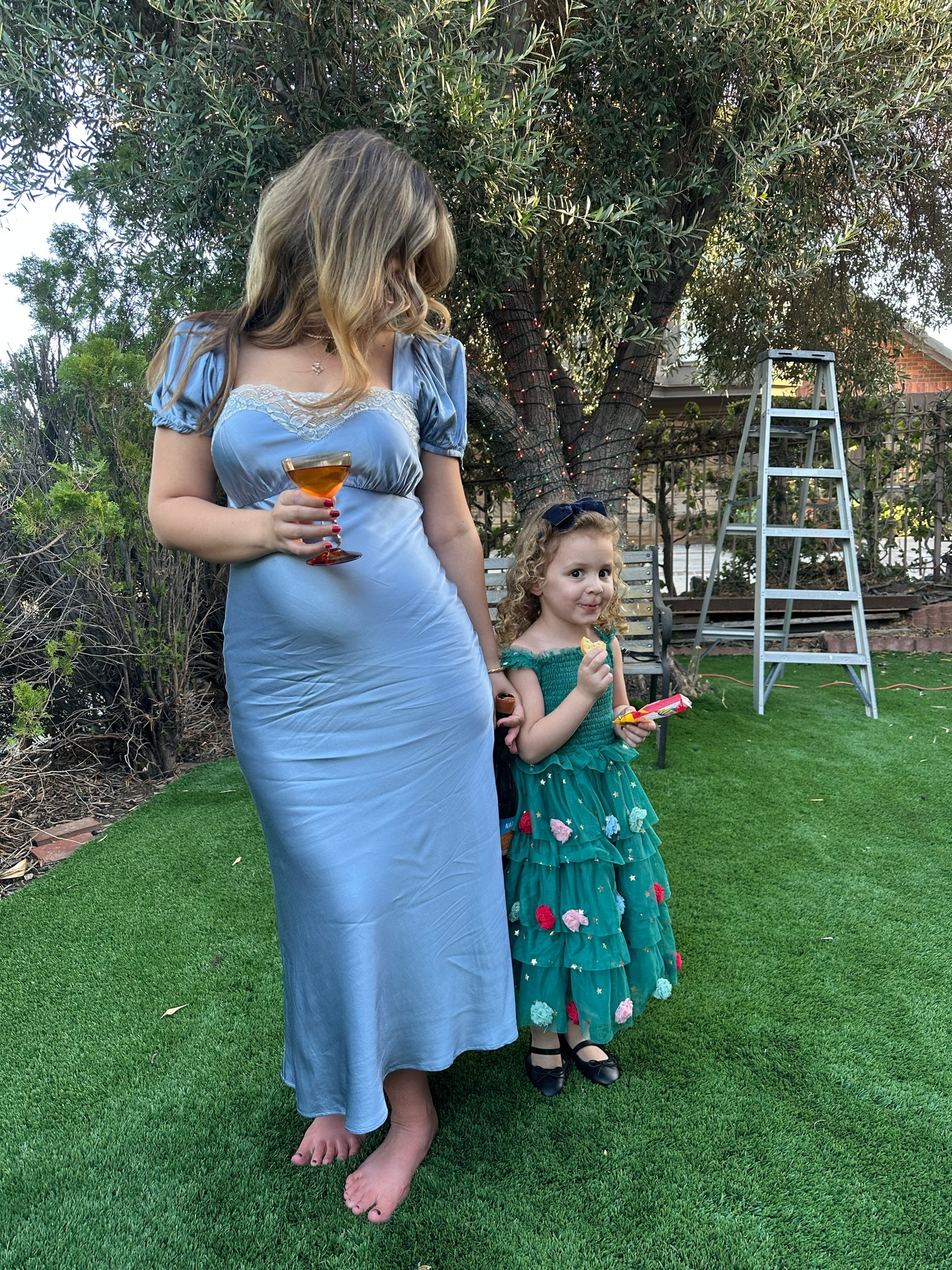 Holiday photo outfits! 

Family photo outfit ideas, Christmas outfits, girls Christmas dress, holiday dress


#LTKFamily #LTKKids #LTKHoliday