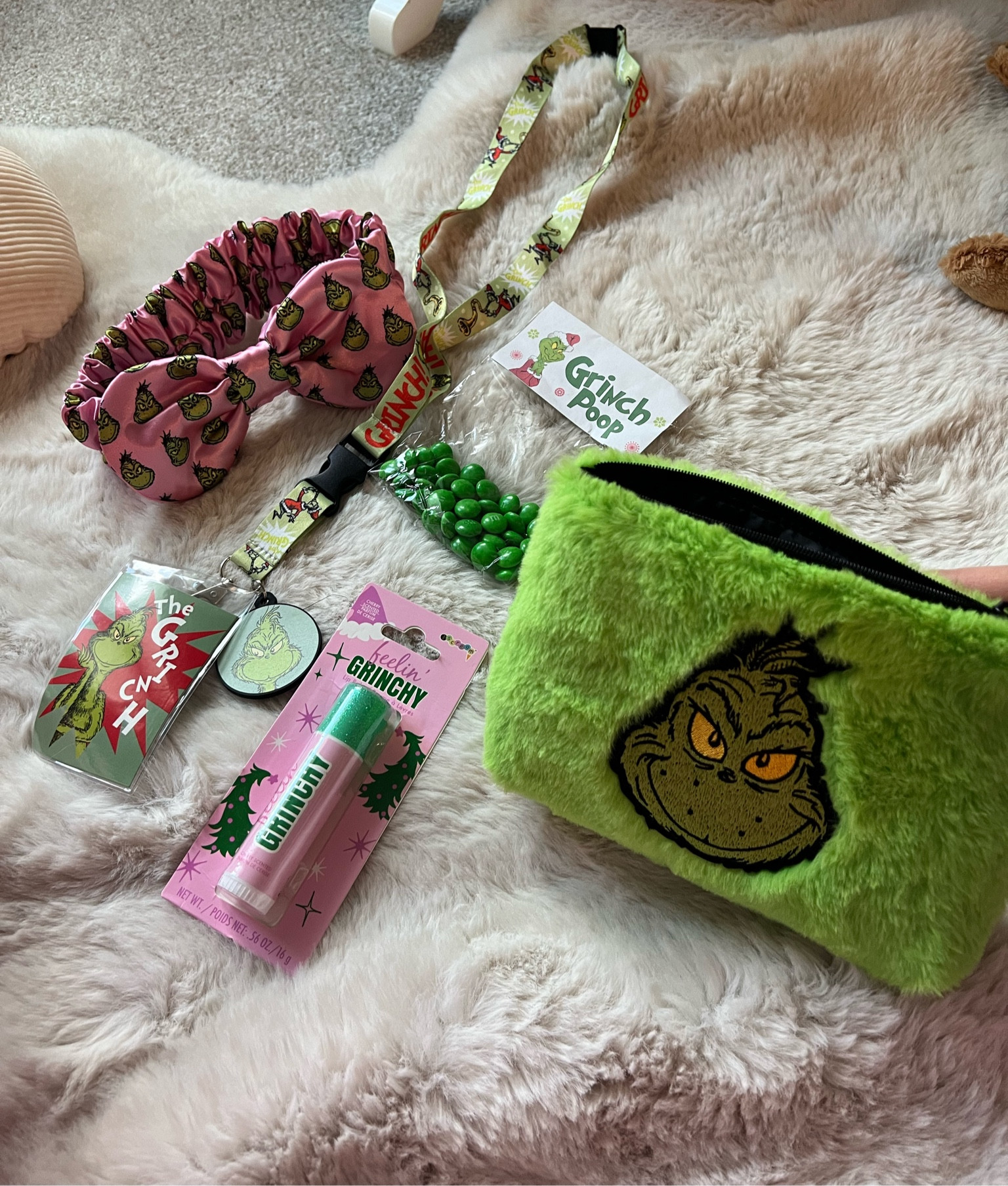 Easy grinch themed goody bag ❤️💚 Everything shown here is linked including the supplies to make the Grinch Poop 😜

#LTKSeasonal #LTKHoliday #LTKparties