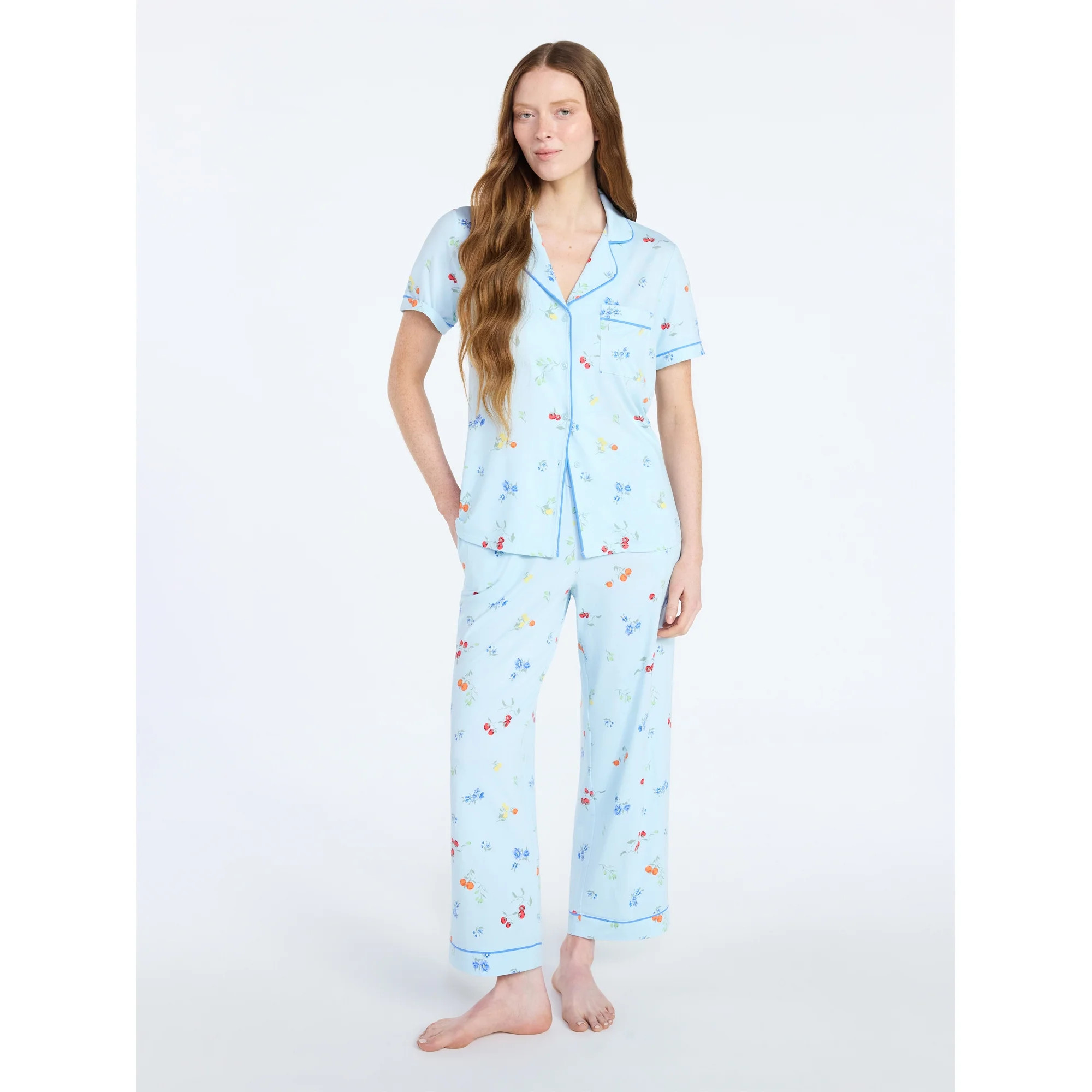 Joyspun Women's Dreamy Soft Collection Notch Collar Top and Capri Pants Pajama Set, 2-Piece, Size... | Walmart (US)