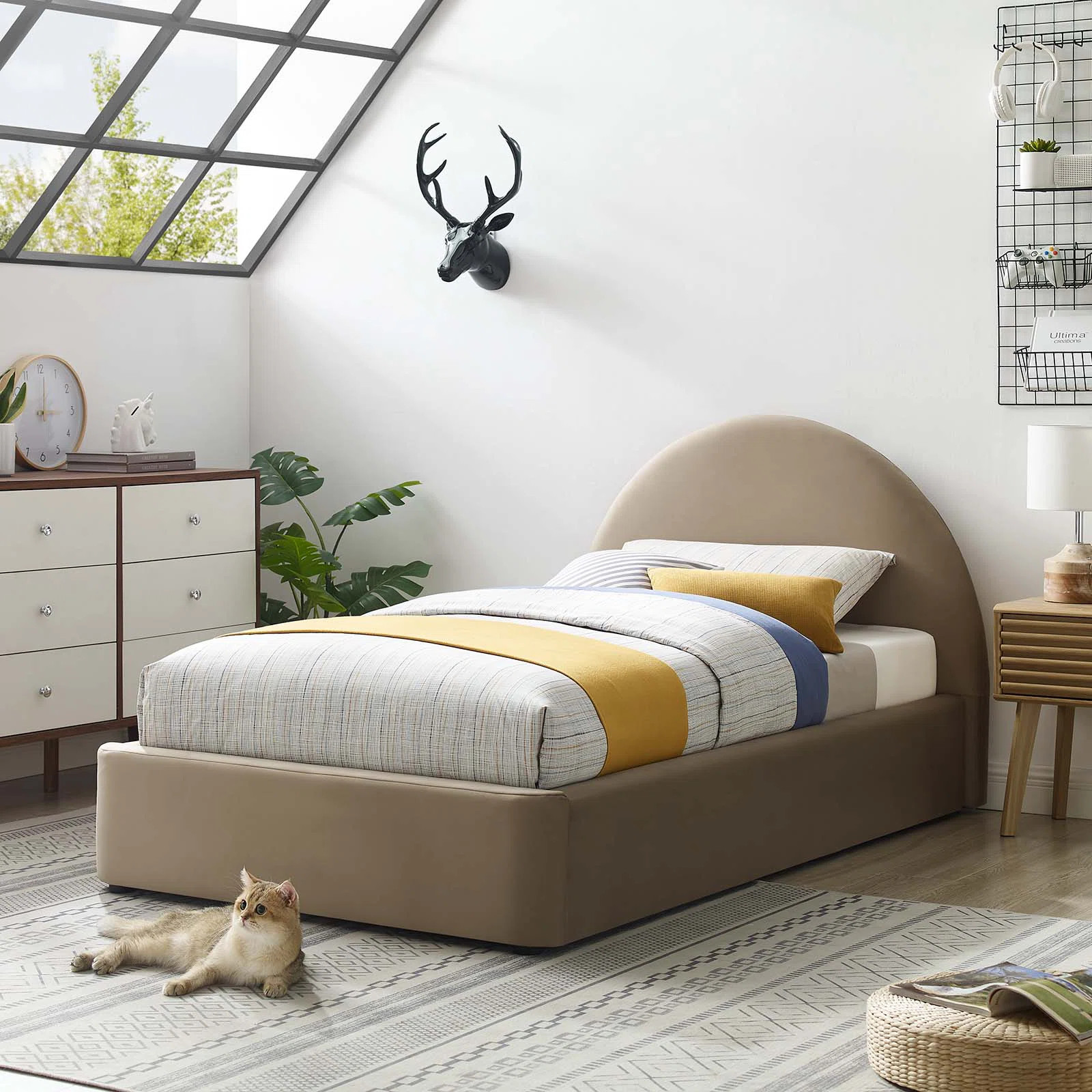 Resort Performance Velvet Arched Round Platform Bed | Wayfair North America