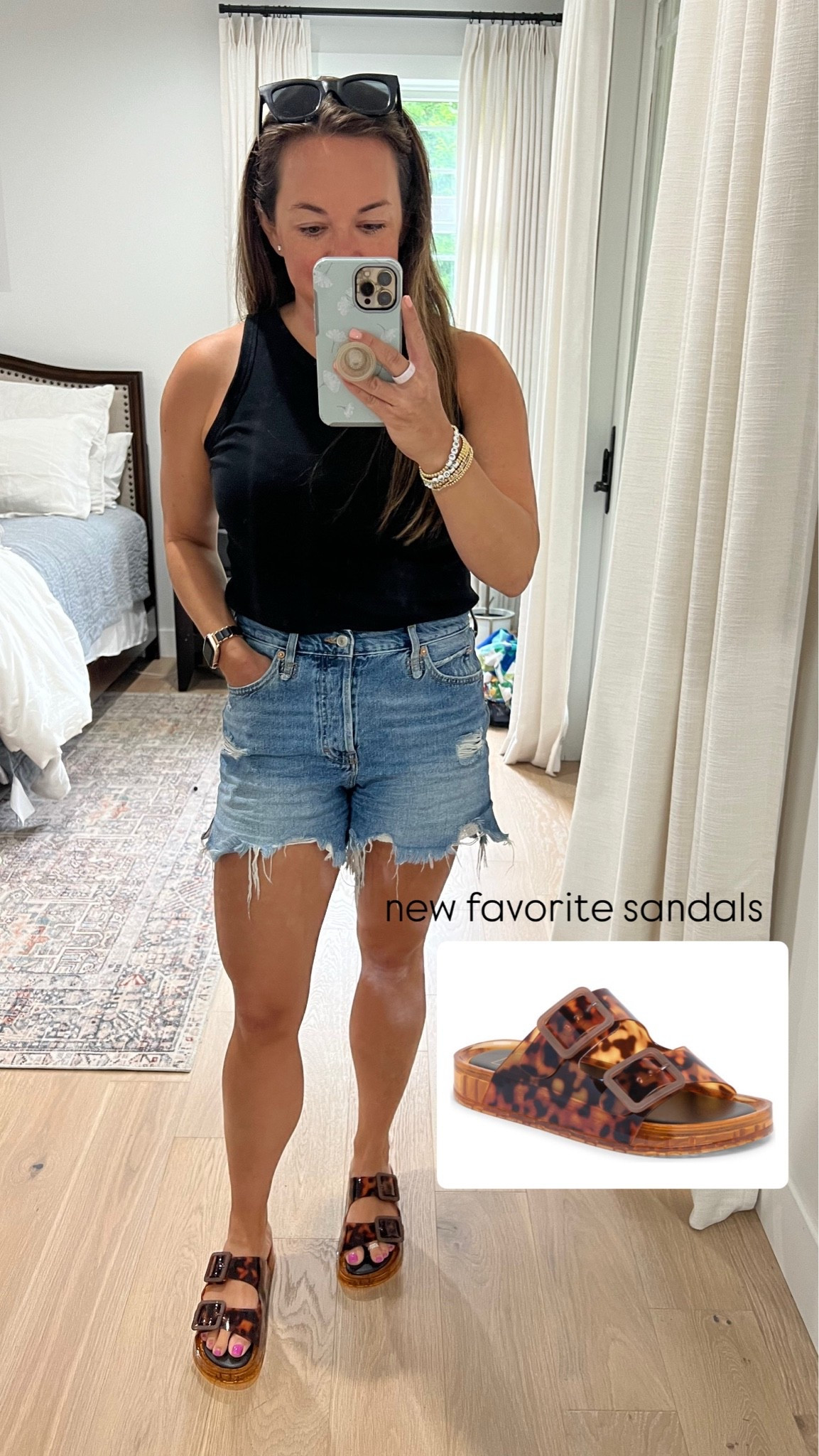 My new favorite sandals for summer. 


Women’s jelly sandals. Tortoise clear sandals.

#LTKmomlife