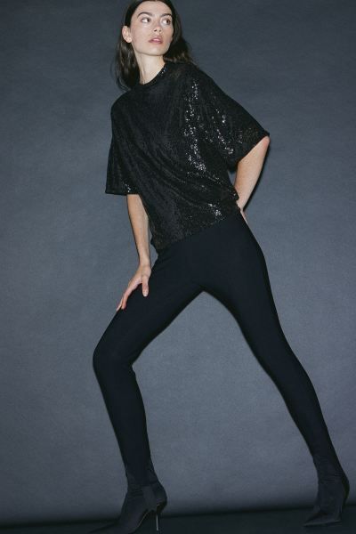 Sequined top - Black - Ladies | H&M GB | H&M (UK, MY, IN, SG, PH, TW, HK)