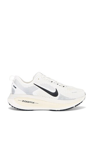 Nike Vomero 18 in White. - size 10 | Revolve Clothing (Global)