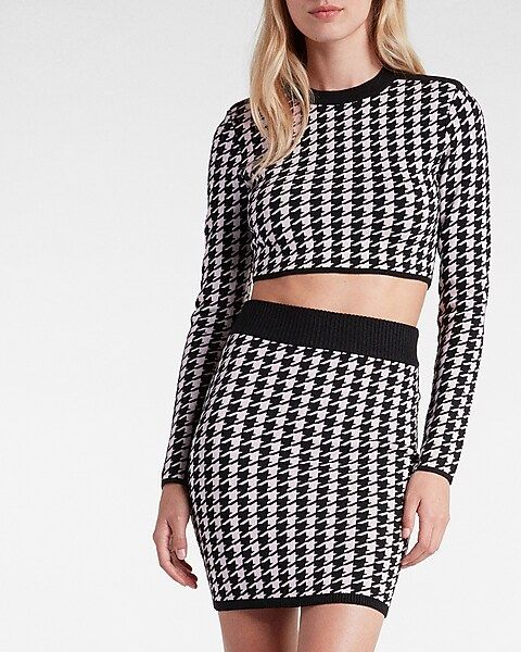 Houndstooth Strong Shoulder Cropped Sweater | Express