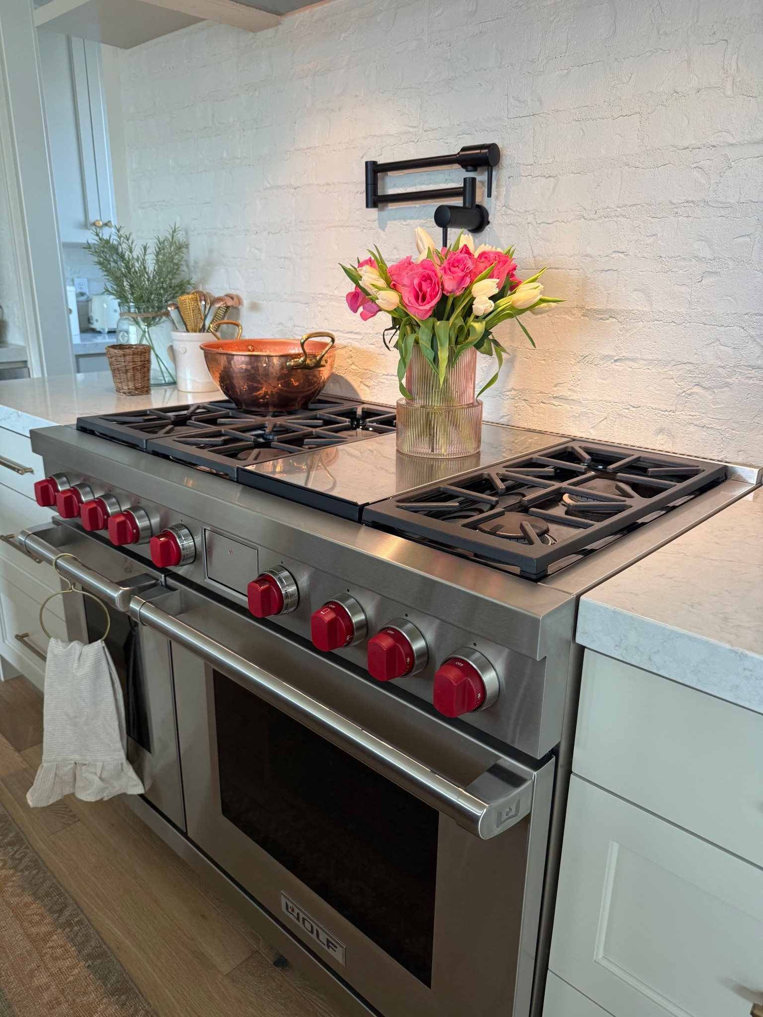 My favorite floral vase and grid! 

#LTKselfcare #LTKSeasonal #LTKValentine