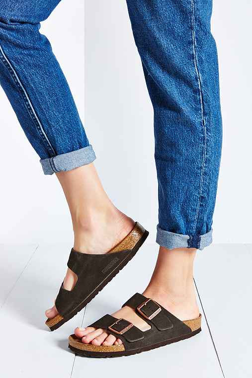 "Birkenstock Arizona Suede Soft Footbed Sandal,MOCHA,US 10/EU 41" | Urban Outfitters US