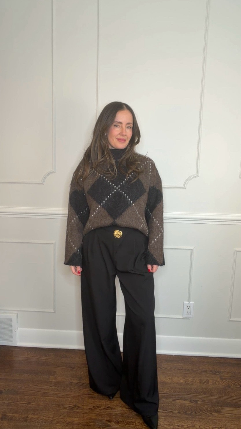 Shop my latest commense haul!

Pants: S
Cable knit: XS
Fringe cardigan: XS
Faux fur: XS
Burgundy top: xs
Skirt: S
Argyle sweater: S
