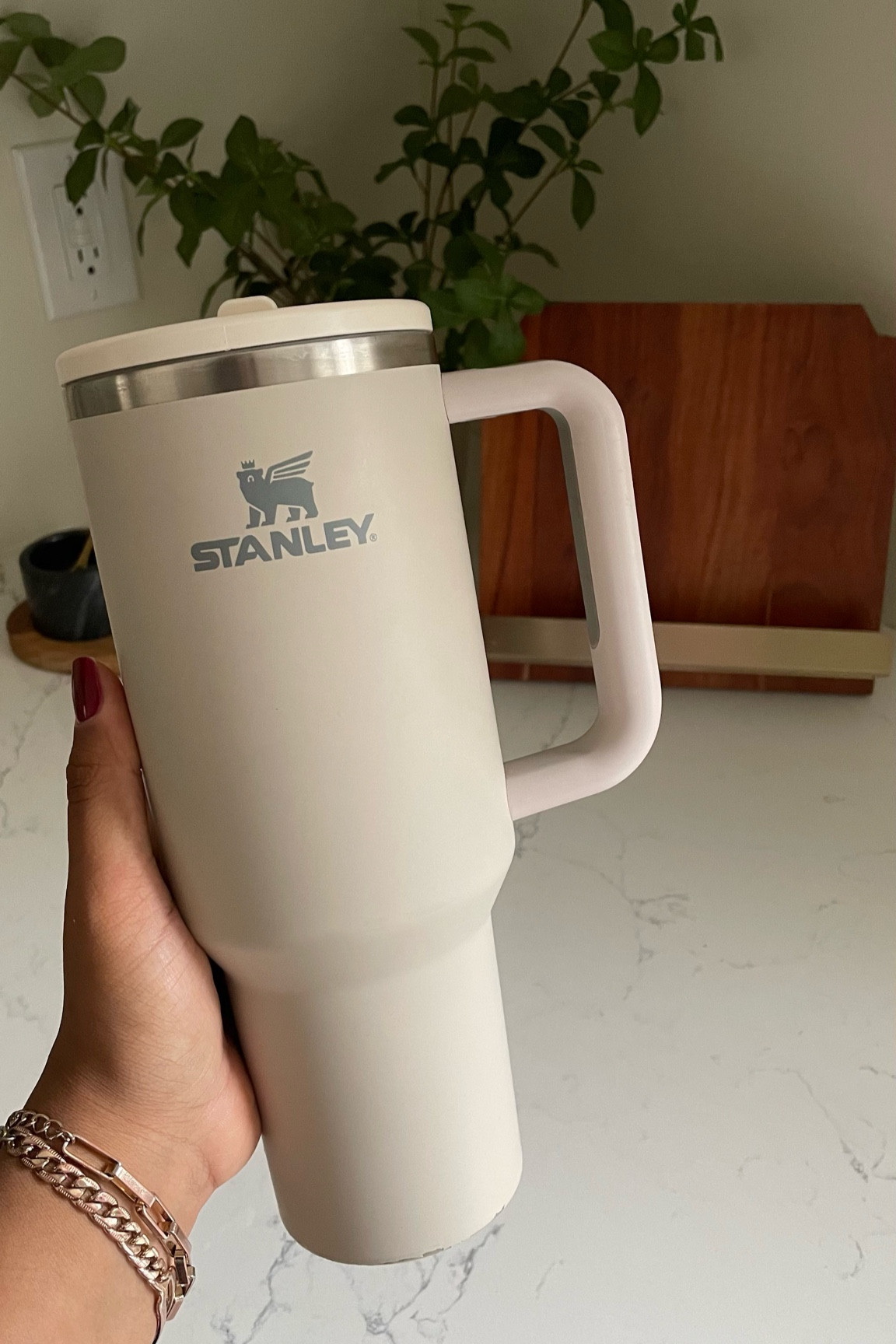 you can always just get a Hydrojug, but did you know you can turn your Stanley into a Hydrojug tumbler?
  


#LTKHome #LTKSaleAlert #LTKFallSale