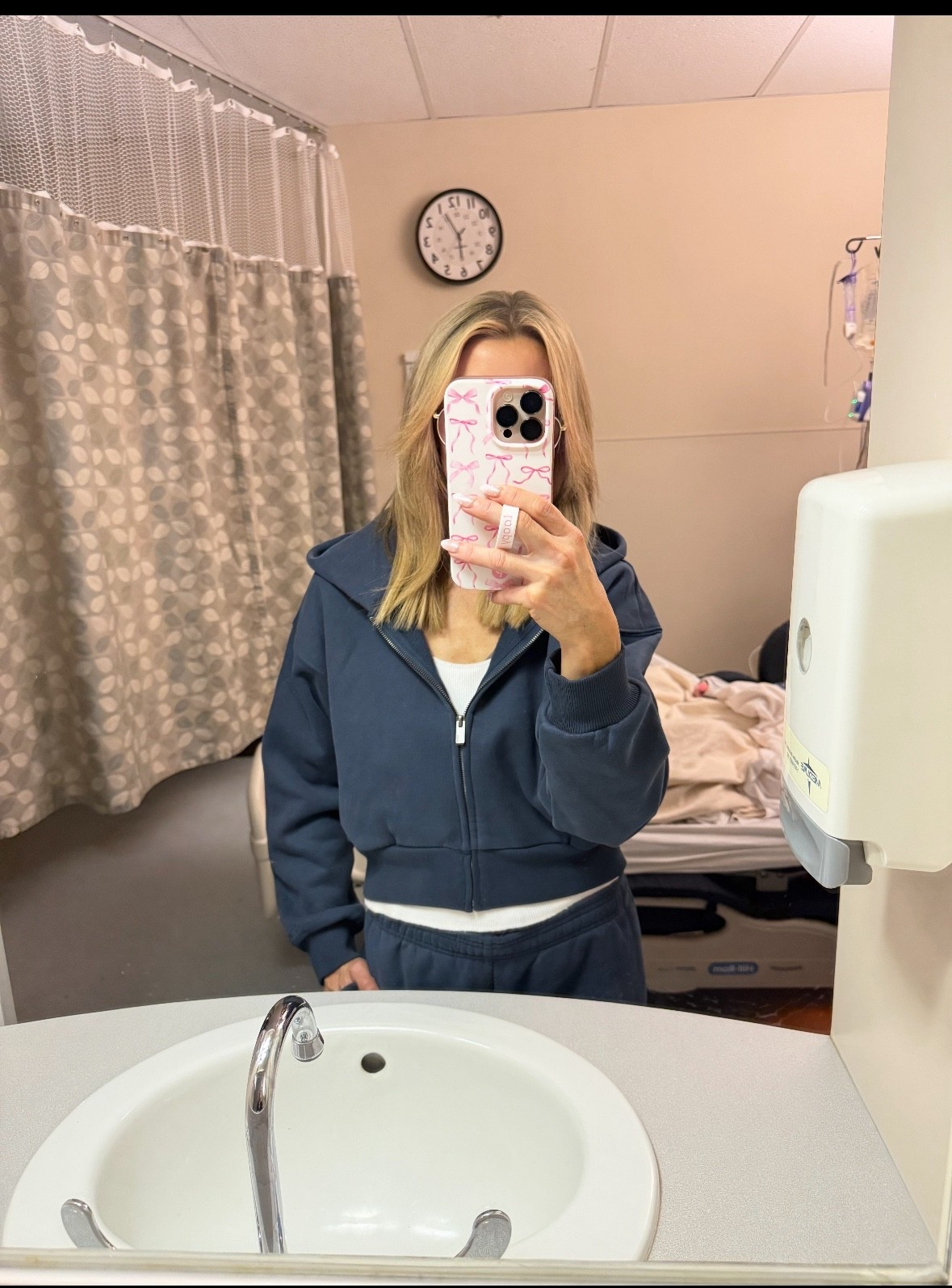 This Vuori zip-up is the perfect crop & so comfortable! 

#LTKdayinmylife #LTKootd #LTKmomlife