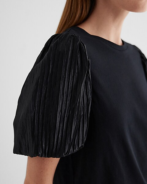 Skimming Crew Neck Pleated Puff Sleeve Tee | Express