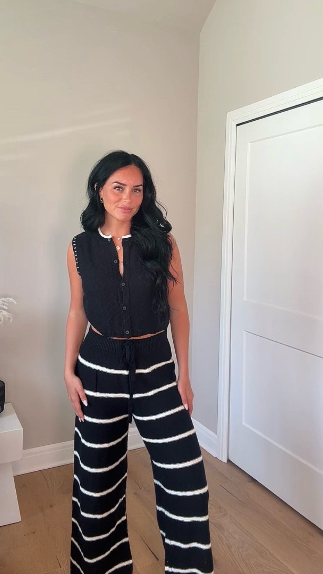 The perfect knit outfit for spring/ summer! So easy to style & wear many different ways 🖤


I’m wearing a size small in both !
My sizing 5’7, 145lbs, 32dd 

#LTKFindsUnder100 #LTKStyleTip #LTKSaleAlert