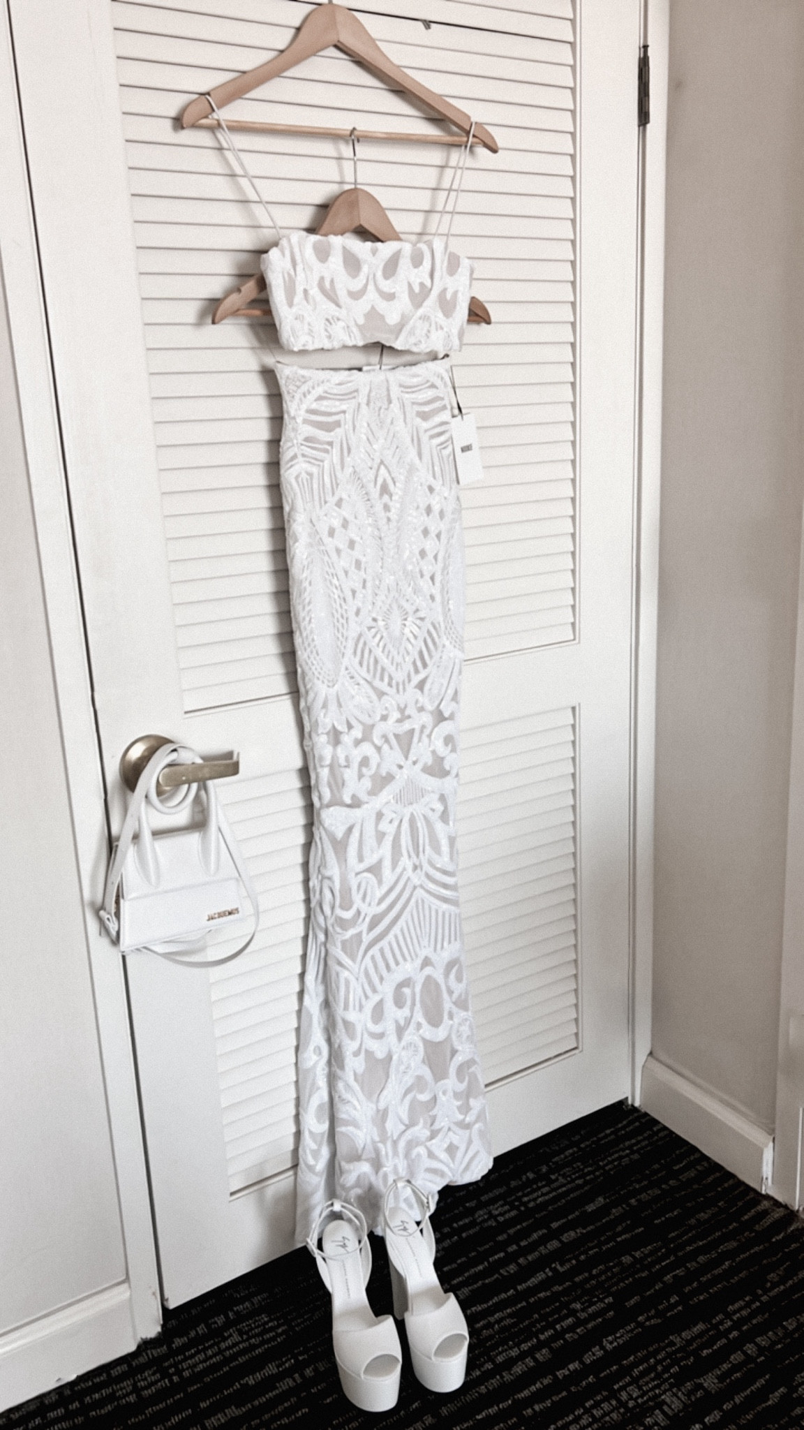 This outfit will get you soooo many compliments!!