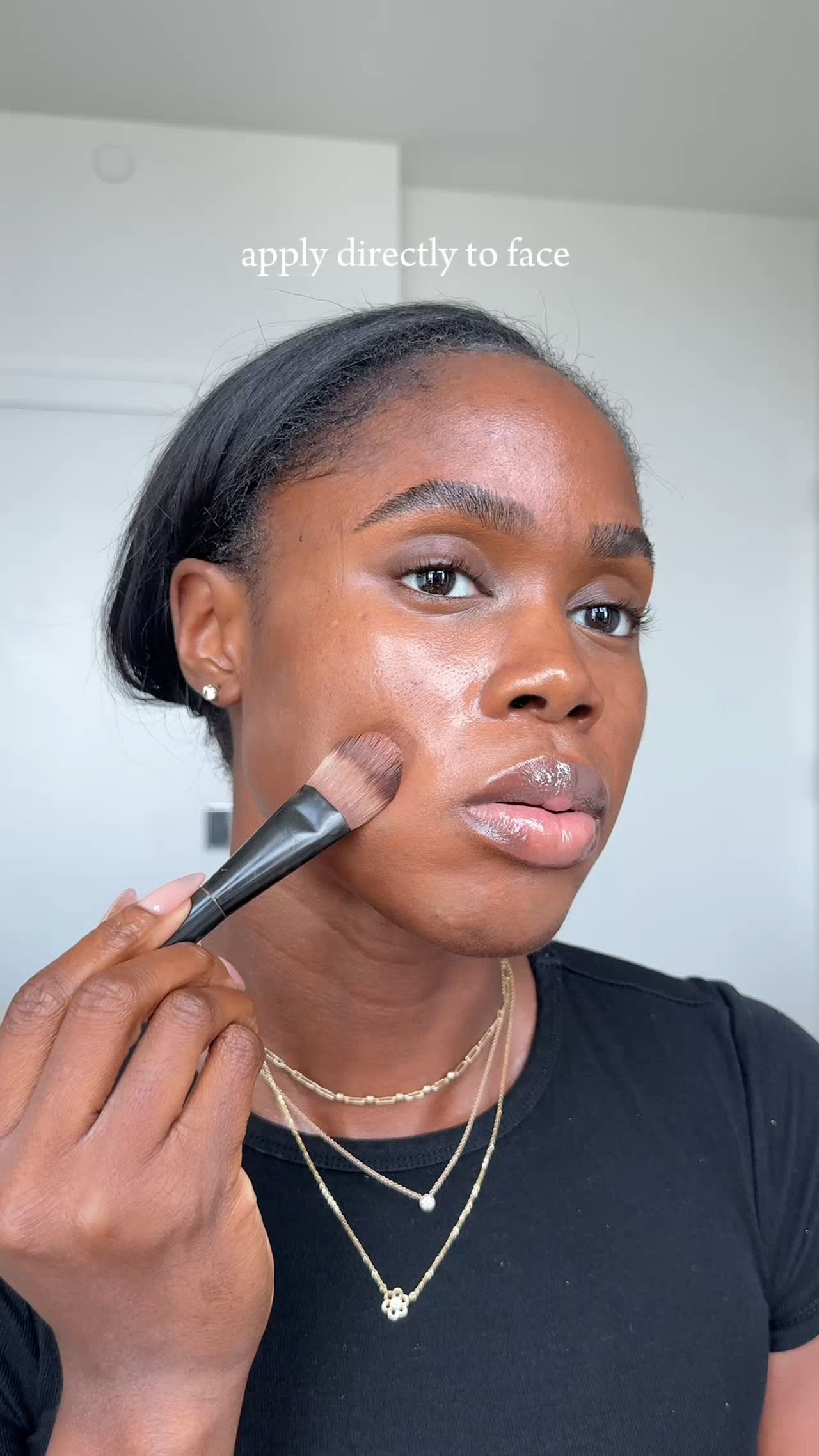 Let’s do this base together (shade details below!) #makeuproutine

Estee Lauder double wear - 7N1 deep amber 
MAC studio radiance concealer - NW50, NC45
NARS laguna bronzing cream- laguna 5 
Danessa Myricks blurring balm powder - creme brûlée
Huda beauty easy bake powder - cherry blossom, banana bread 
NARS laguna bronzer - laguna 8
One size setting powder - deep 
One size lip liner - coin collector 
ABH lip velvet - softy
Ami Cole lip treatment oil - excellence, bliss  

 