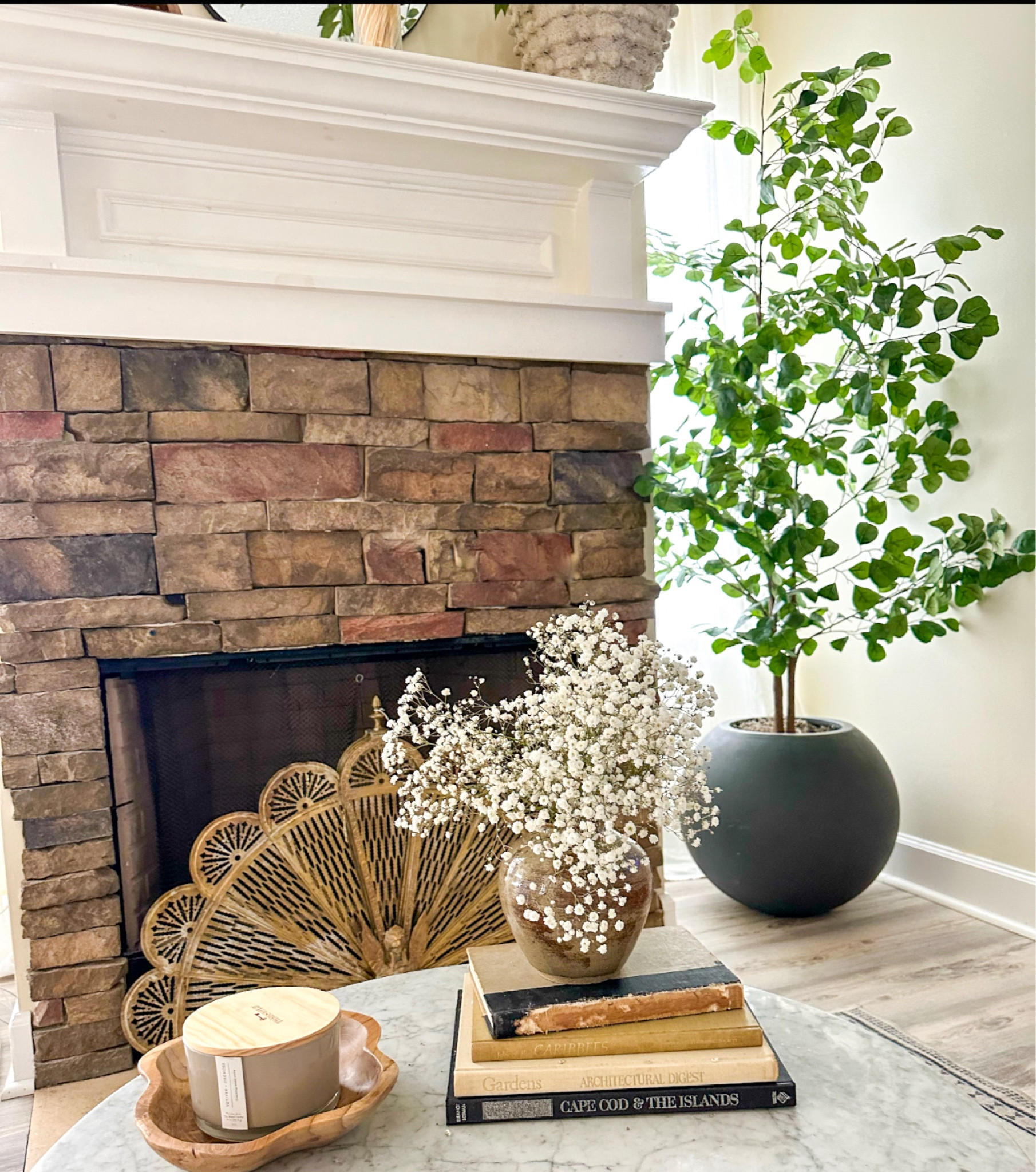 How beautiful is this faux tree . It’s the perfect size and looks so realistic ! 

#LTKhome