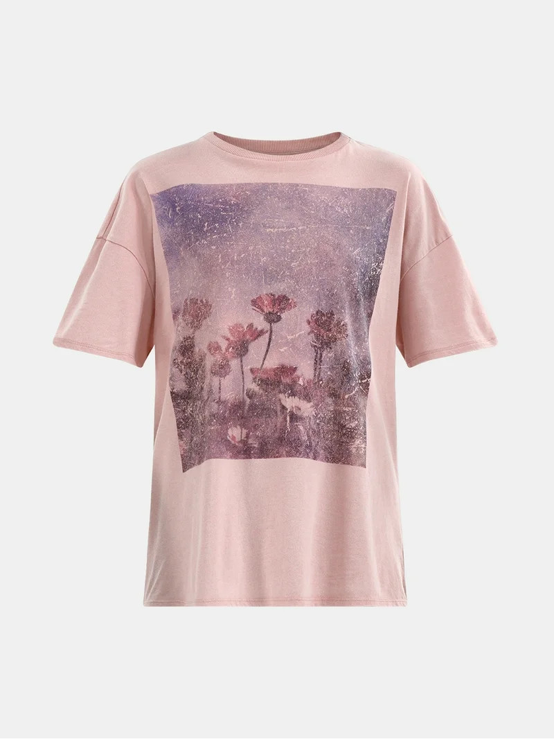 No Boundaries Washed Graphic Boyfriend Tee, Women's | Walmart (US)