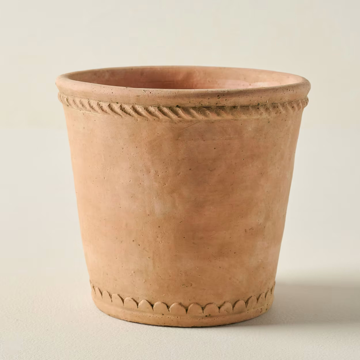 Terracotta Garden Roped Edge Pot | Magnolia