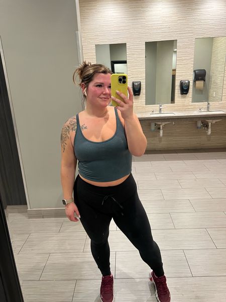 Finally tried out some Vuori active wear and I’m very impressed! The fabric is so soft and dreamy. I’m wearing the tank in an XL and leggings in a large. 

Midsize active wear
Size 14 workout clothes


#LTKcurves #LTKunder100 #LTKfit