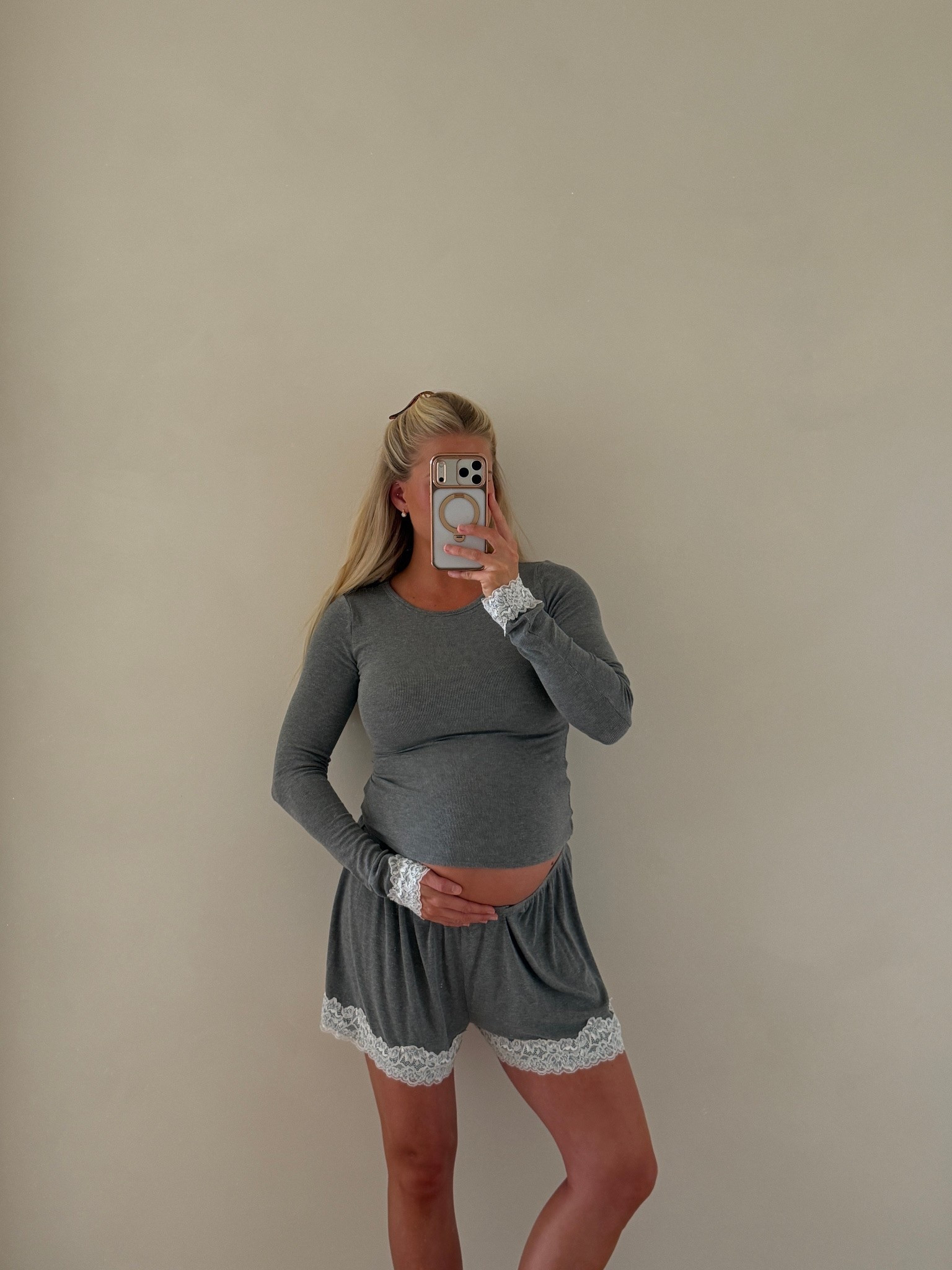 Wearing a medium in top & bottoms (sized up for pregnancy)! #kathleenpost

Comfy chic outfit, bump friendly, maternity look

#LTKootd #LTKBump