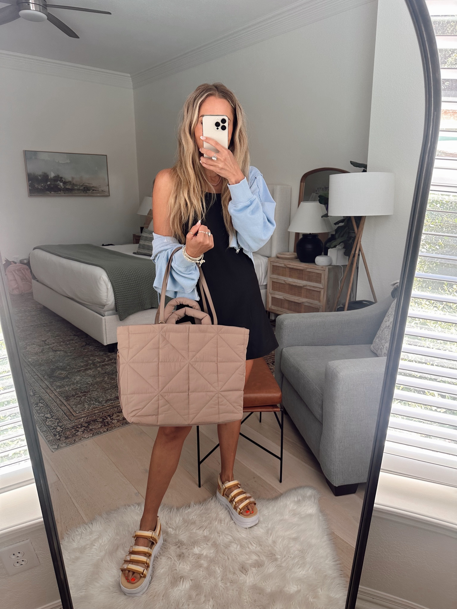 30% off Target handbags rn! Run while this new free people lookalike tote is only $21!!!✨