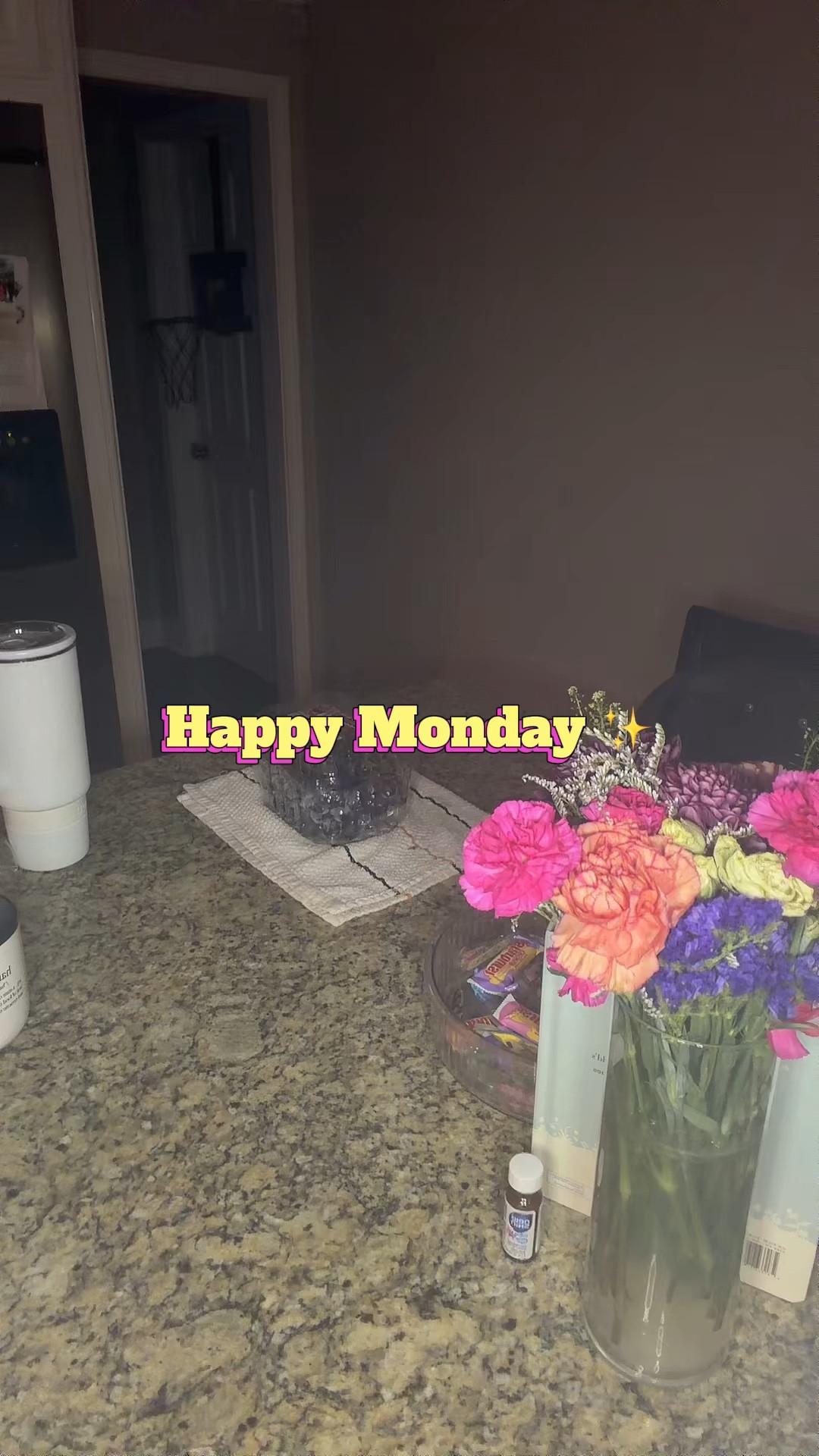 Happy Monday, y’all ☕️🤍  

Game day energy = extra caffeine + a comfy, cute outfit that can keep up 🙌  

Running on coffee but still showing up put together(ish) 😅✨  

Linked today’s look + favorites on my LTK 🫶  

#LTKStyle #MondayMood #GameDayStyle #TeacherLife #CasualChic #EverydayOutfits #LTKFinds

#LTKmorningroutine #LTKdayinmylife #LTKgrwm