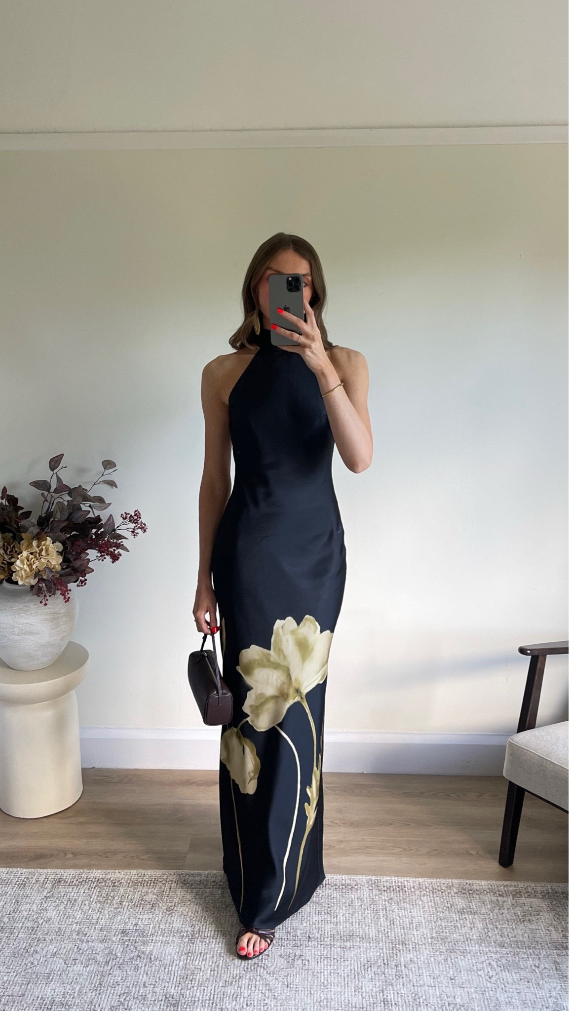 Wedding guest outfit inspiration
Size 8 in the pretty lavish dress
In 5ft 6