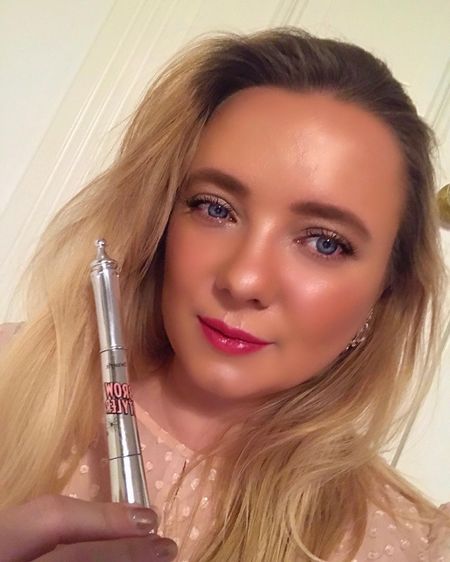 For all the girls who wanna have full eyebrows in less than a minute the easy way: the Benefit Brow Styler works the best! And it stays on for over 24 hours! Nothing will ever convince me that there’s a better brow product than the Benefit Brow Styler. 😜💗🙌🏼 
#eyebrows #benefit #ltkunder50 #ltkcyberweek 

#LTKstyletip #LTKbeauty #LTKGiftGuide