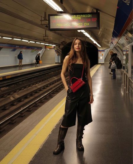 European Streetstyle with Red Jacquemus Bag 🍒

#LTKitbag #LTKworkwear #LTKstyletip