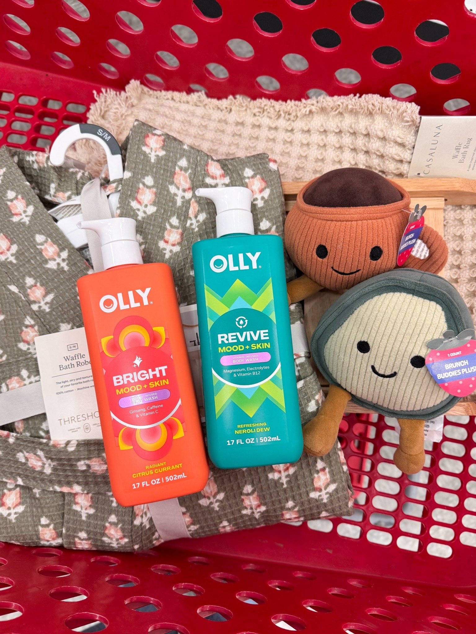 #OLLYPartner Now that the New Year is here I’m doing things a little different. I’m taking one routine I already love and taking it to the next level with @ollywellness 🛀Shower time is one of the highlights of my day, a tiny ritual that shifts your vibe and feels good #WetJanuary OLLY Body Wash transforms my mood and helps shake off the bad vibes for a refreshed mind and body! Perfect mindset to start the year. Don’t sleep on these so grab them now at Target 🎯 

@ollywellness @target #Target #TargetFinds #TargetPartner 


#LTKselfcare #LTKmorningroutine