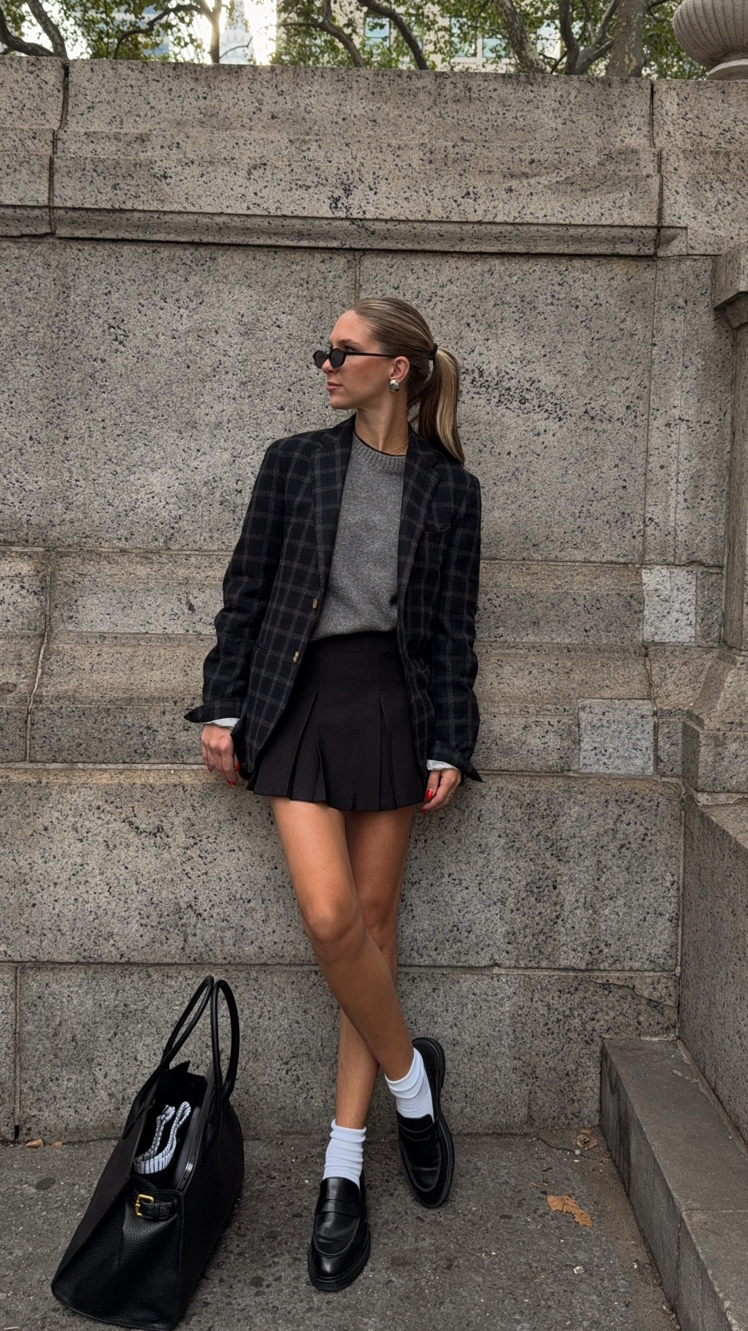 for the girlies who love prep school aesthetic, save this for the next time you need some fall outfit inspiration 📓 #pleatedskirt #loafers #falloutfit #transitionaloutfit #prepschool #preppyaesthetic

#LTKWorkwear #LTKStyleTip #LTKFindsUnder50