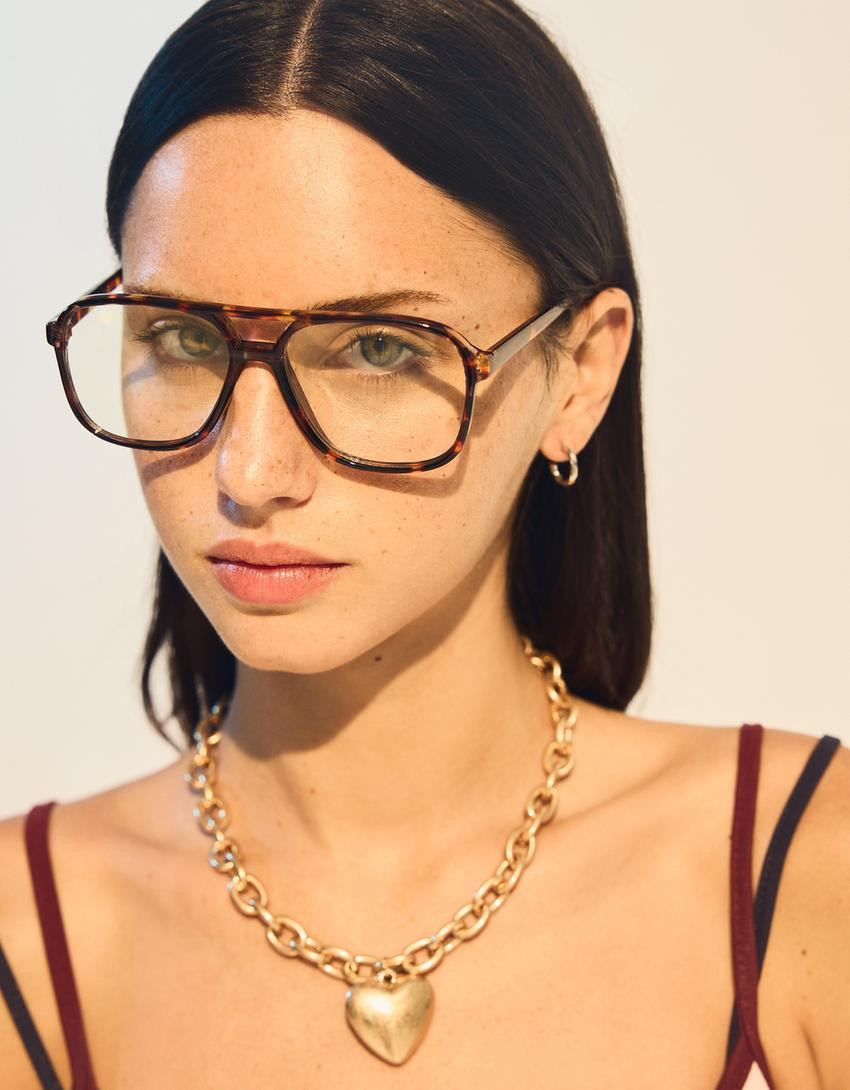 Resin glasses with blue light filter - Women | Bershka GB
