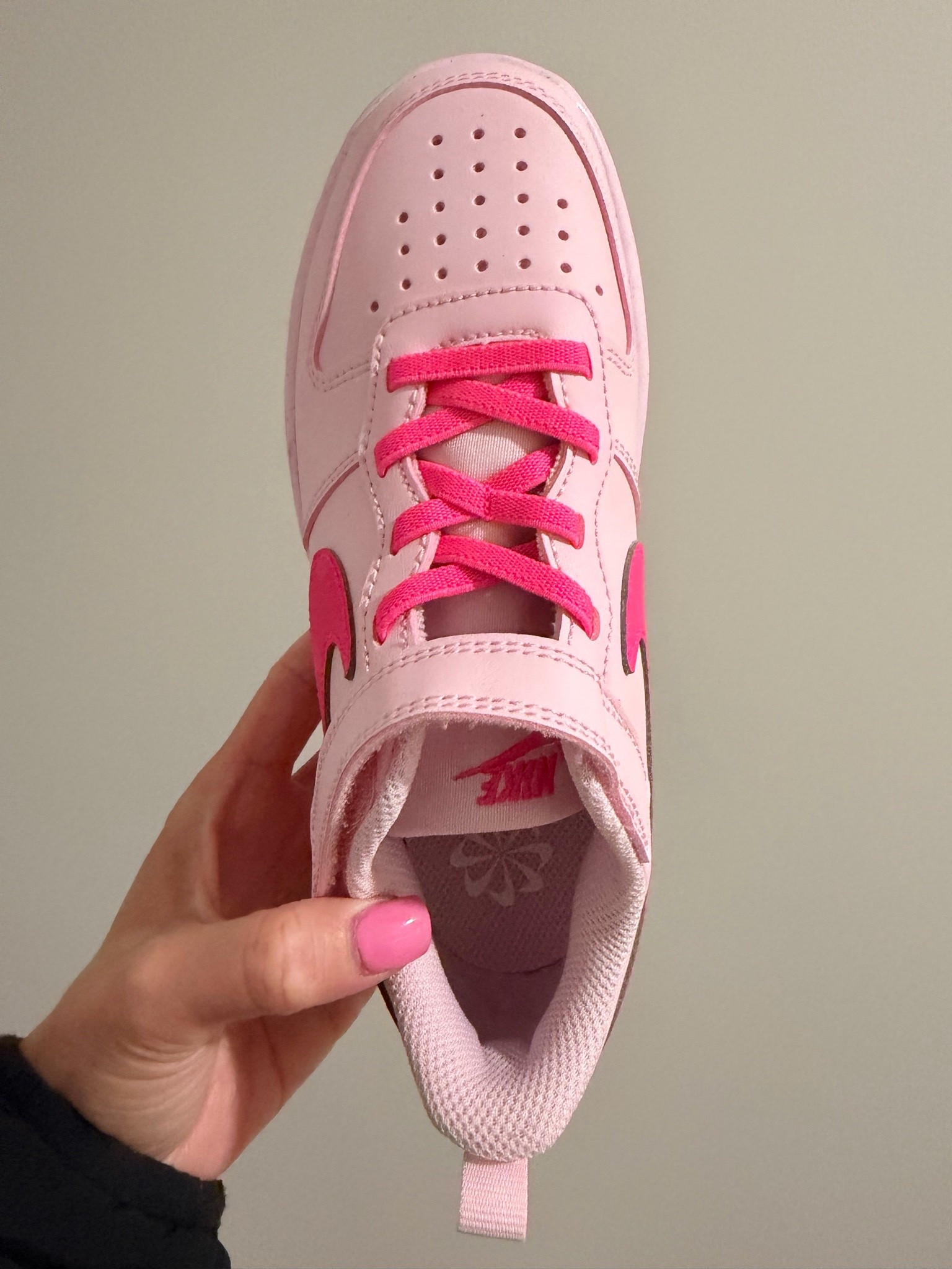 Kids sneakers 
Girls shoes 
Back to school sneakers 
Kids shoes