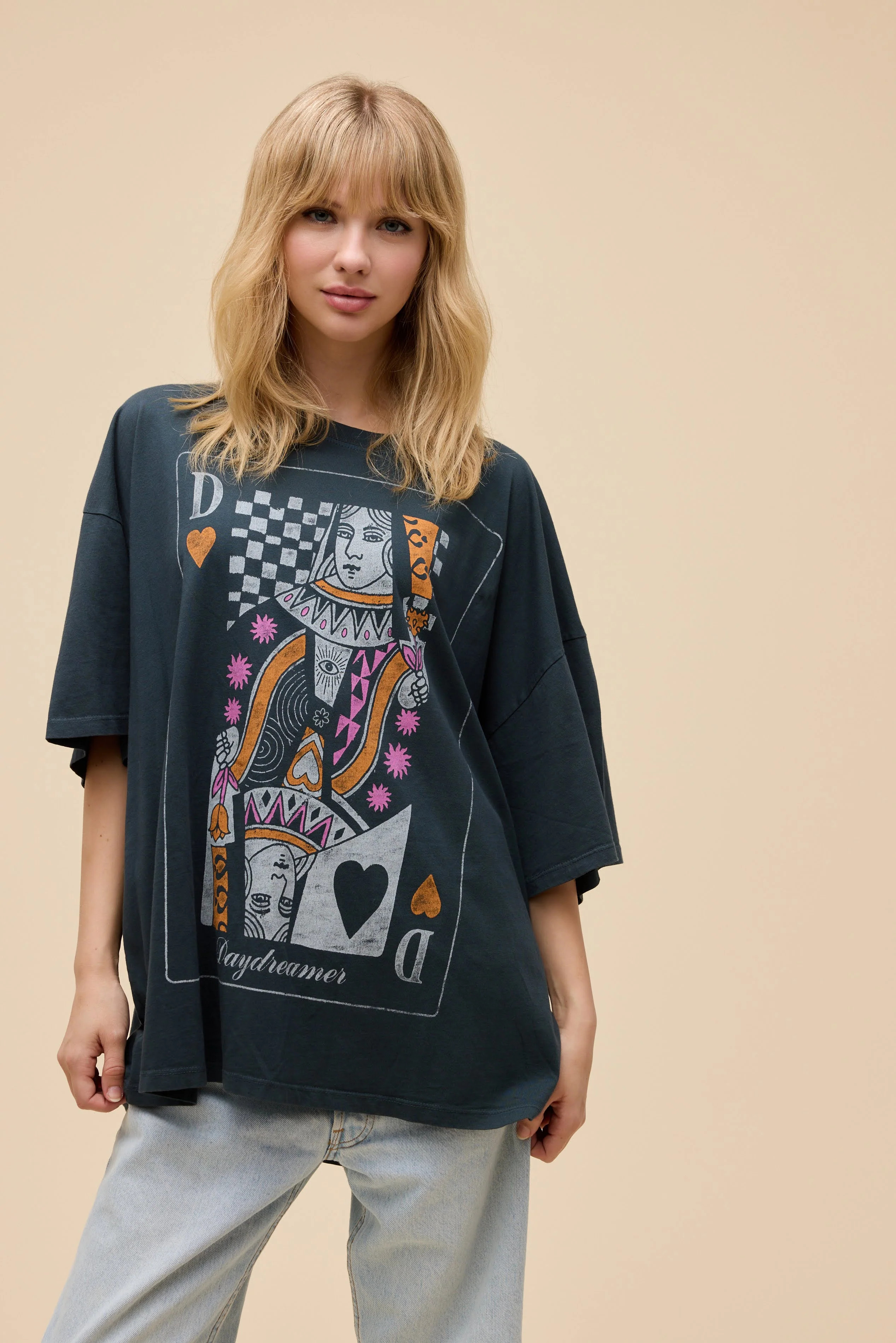 Daydreamer Queen Card OS Tee | Daydreamer