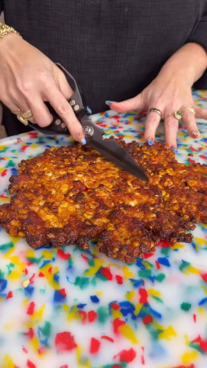 ⭐️ASMR COOKING⭐️ Korean Chicken Pancake (Padakjeon) Anyone want the full recipe? #padakjeon #chickenpancake #cornpancake #koreanfood #asmr