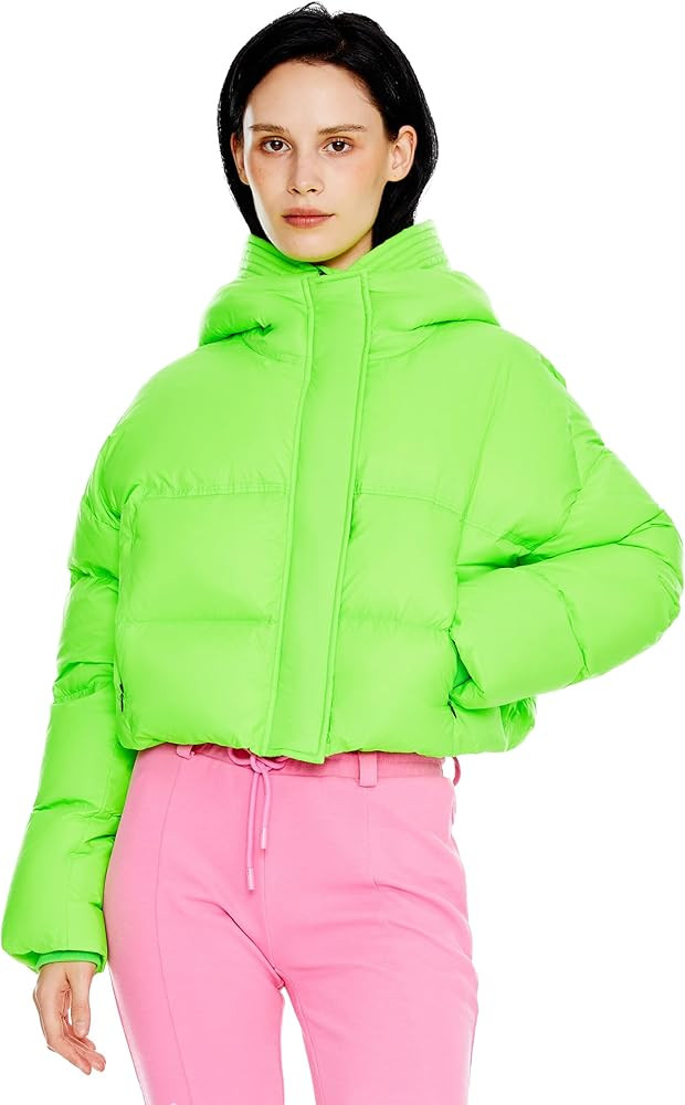 Orolay Women's Cropped Puffer Jacket Lightweight Short Down Coat with Hood Long Sleeves | Amazon (US)