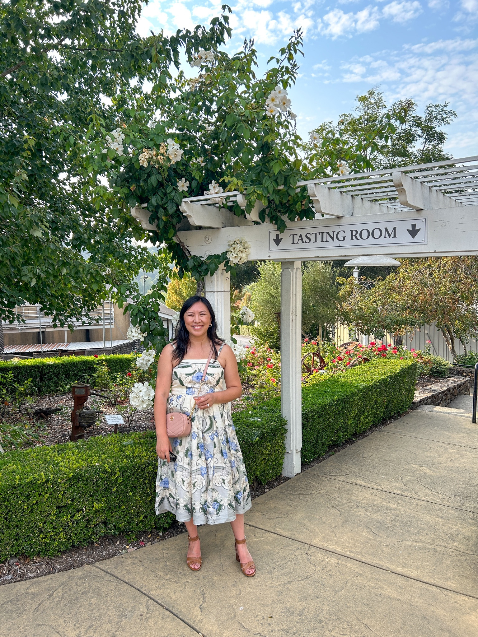 We didn’t waste time and went wine tasting at Benzigar Family Winery on our first day 😅 