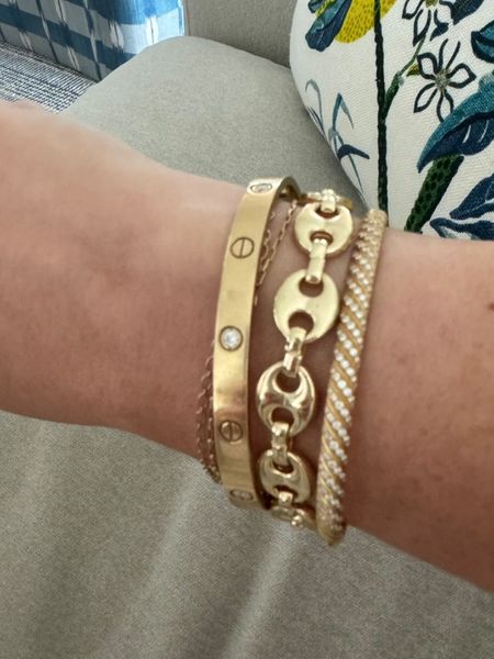 I’ve really wanted a puffy link bracelet and finally found an affordable option on Etsy. So happy with it!