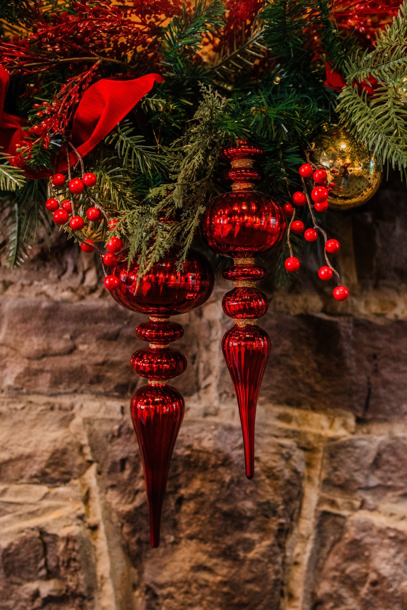 Holiday Mantle Inspiration — Layered Garland + Red Accents

#LTKHoliday #LTKU #LTKSeasonal
