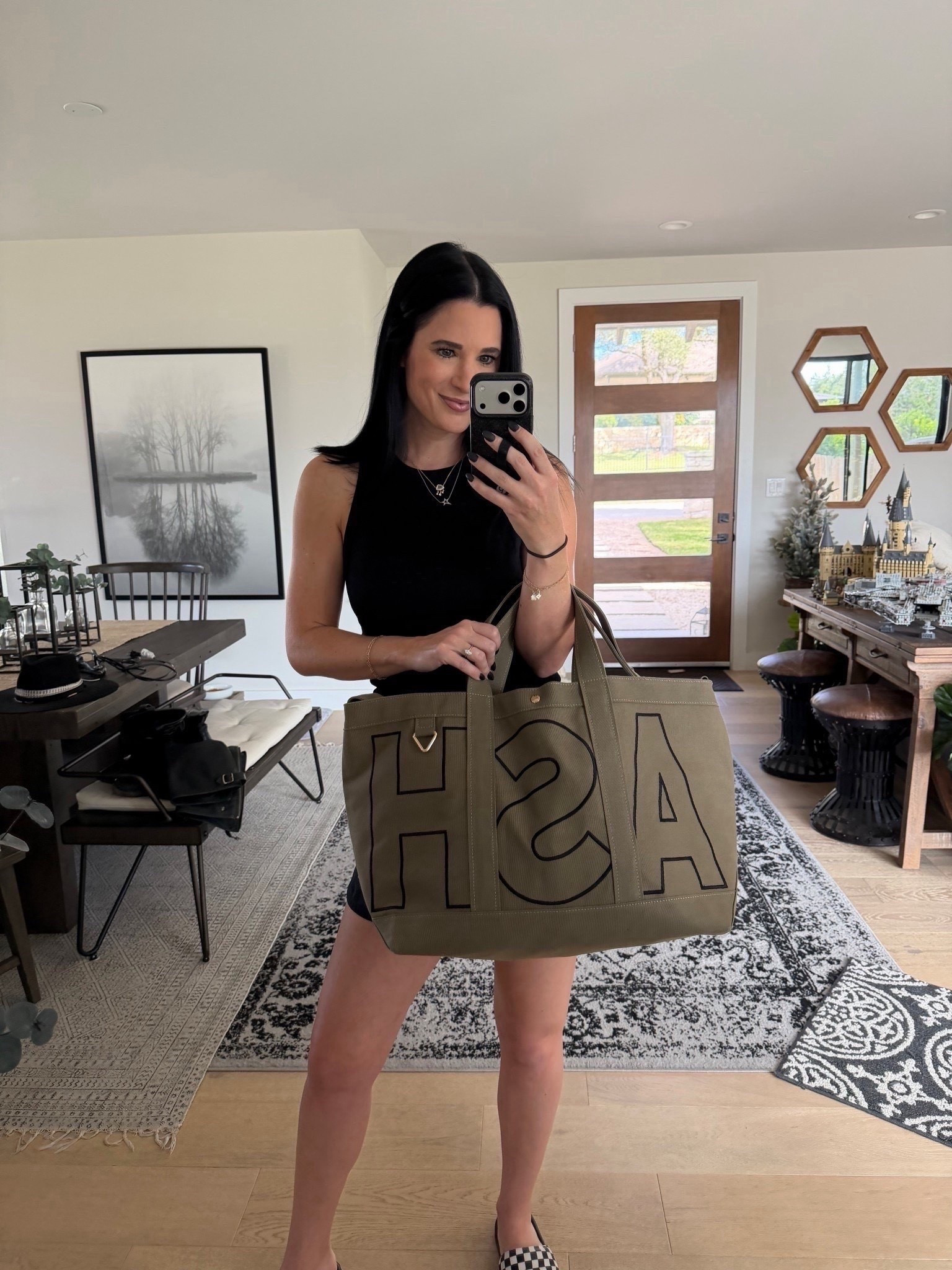 Baublebar is having 20% off ALL custom!

These totes come in 3 sizes and multiple color options!

Unique gifts, gift guide, gifts for her

#LTKSaleAlert