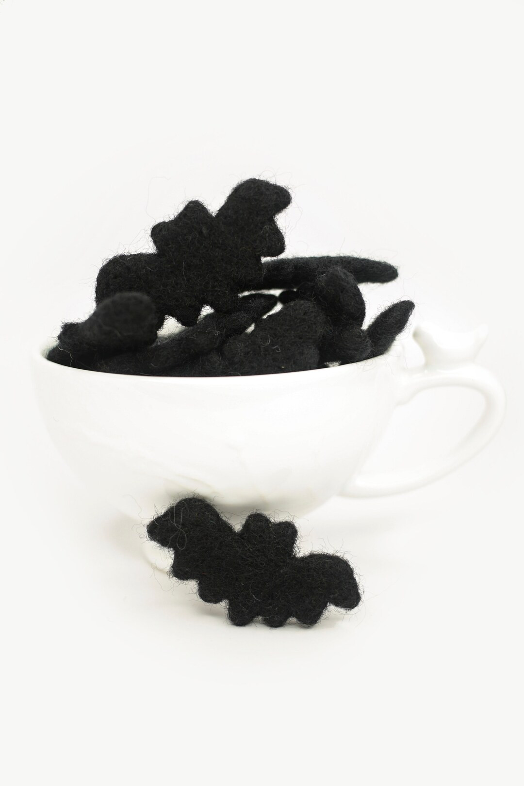 Felt Black Bats halloween Garland black Felt Shapes halloween Decor bat Garland wool Poms mantel ... | Etsy (US)