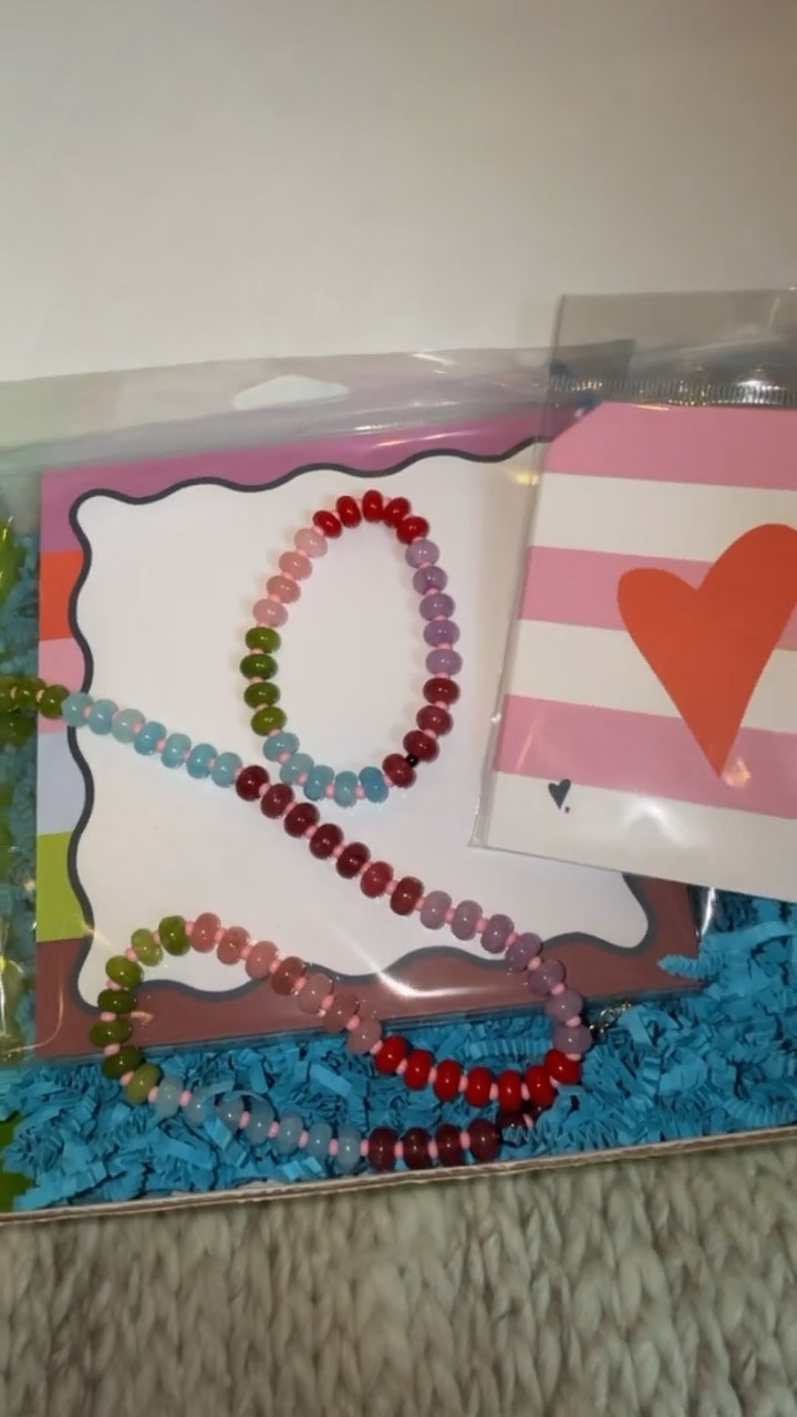 Two of my favorite Texas brands…. Joy Creative Shop x AB joined together for this amazing collaboration!

*Use my code Catherine20 at A + B
*Use my code MIX10 at Joy Creativee


#LTKmomlife #LTKstorytime #LTKdayinmylife