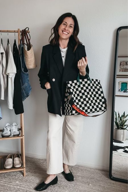 Black Blazer - dal the label code CONNI15 
White T-Shirt - Sezane
Off White Pant - Mother Denim (fits tts) 
Flats - Freda Salvador code 15CONNI 
Bag - Clare V 

#LTKstyletip #LTKshoecrush