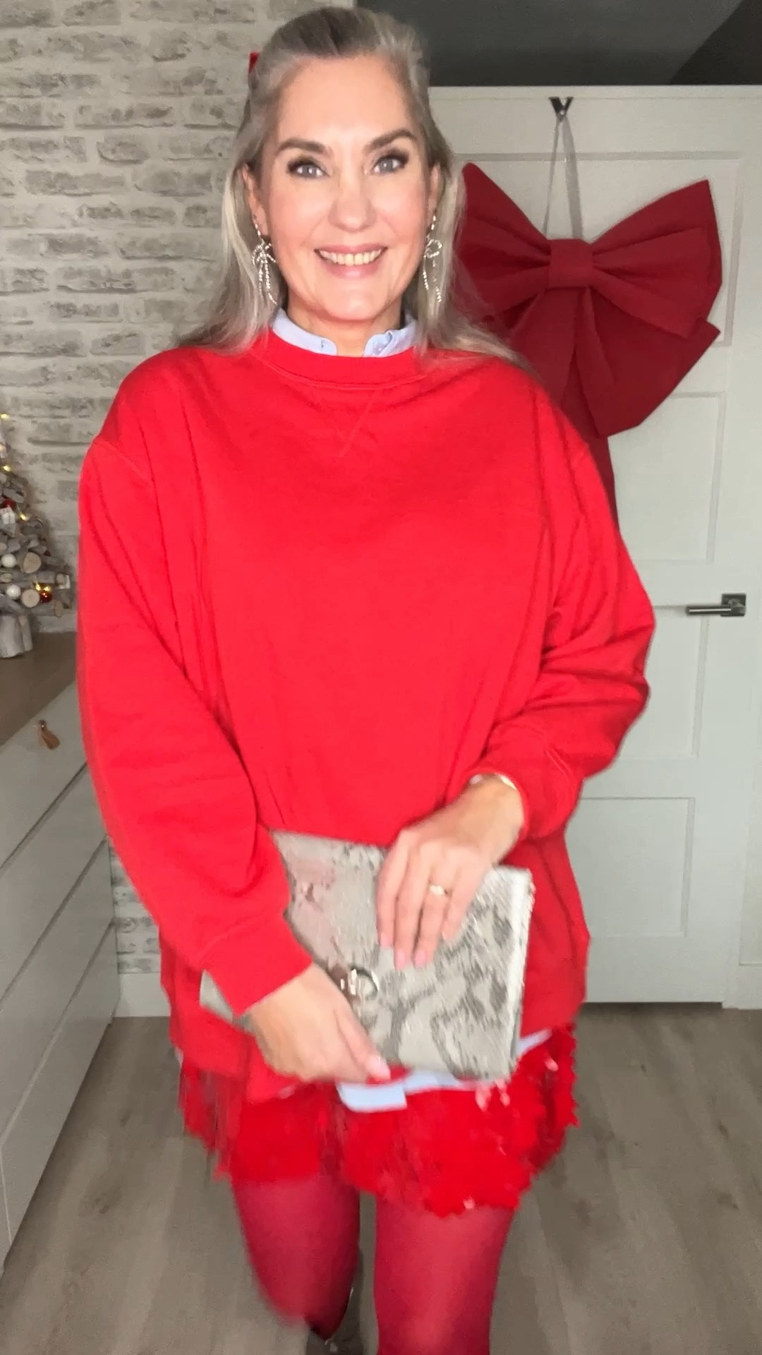 7 days of non-black party outfits - day 6 ❤️. Red oversized sweatshirt, blue buttondown shirt, red sequin skirt , silver ankle boots, red bow, bow earrings and silver clutch. 



#LTKeurope #LTKpartywear #LTKnederlands