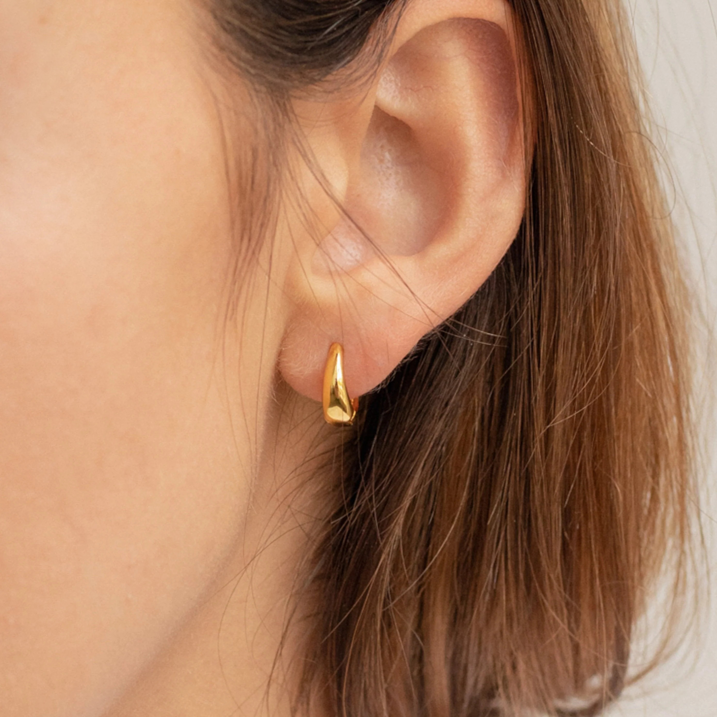 Lucy Dainty Hinged Huggie Hoops in 18K Gold | Caitlyn Minimalist | Caitlyn Minimalist