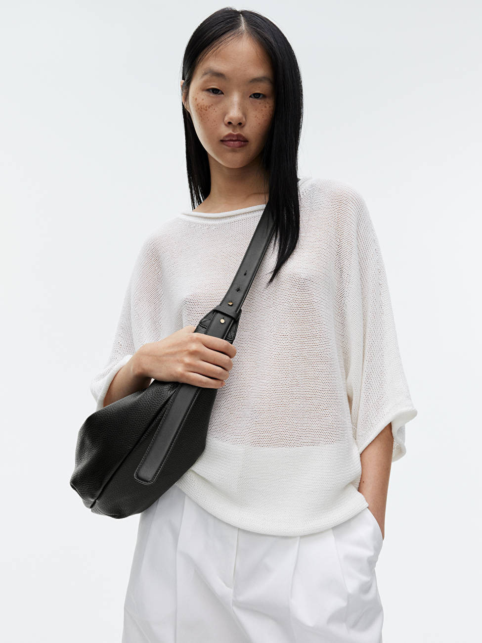 Mid Size Curved Shoulder Bag | ARKET (US&UK)