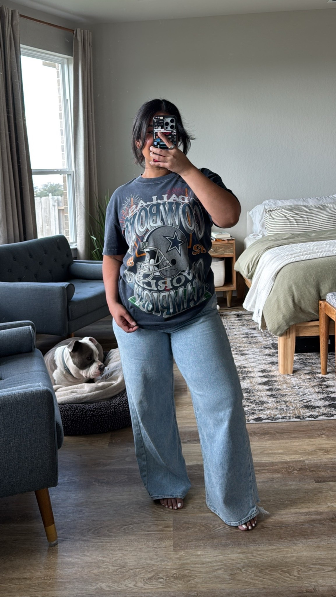 Tee is old so this style is out of stock, but it’s from Abercrombie. They have other NFL teams as well. Also linking my jeans, which are American Eagle, size 10 short.