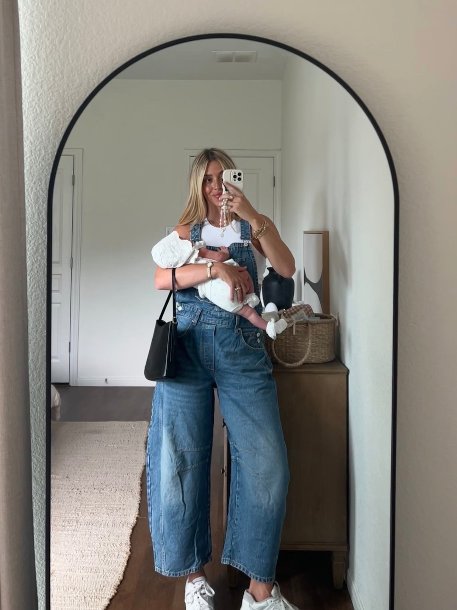 wearing size medium 
shade ultra light beam